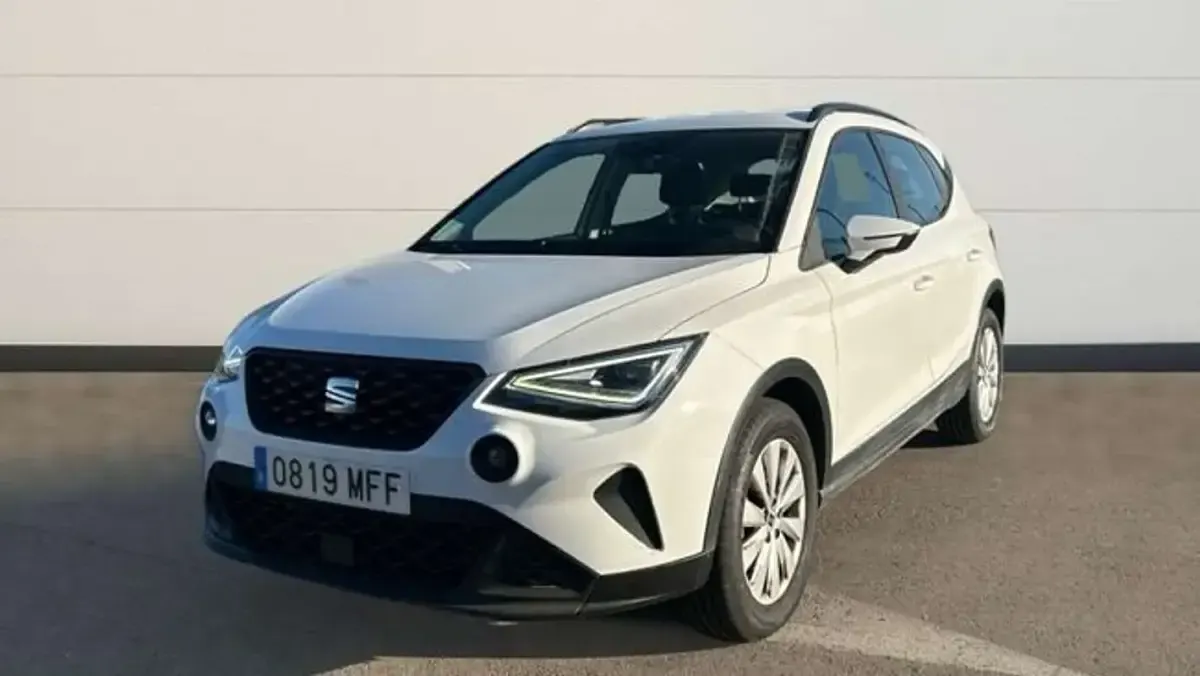 Usado Seat Arona Style 110 CV (80 kW) 2023 Blanco SUV