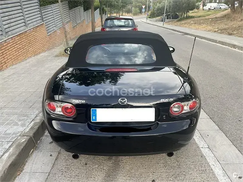 Usado Mazda MX5 Active 126 CV (92 kW) 2006 Negro Descapotable
