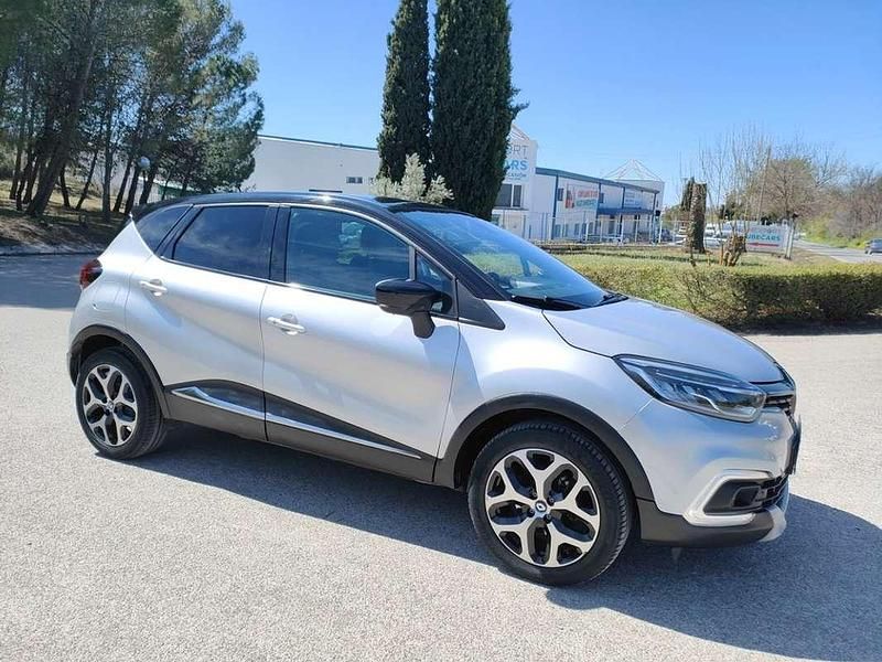 Usado Renault Captur Zen 120 HP (88 kW) 2017 Cinzento SUV