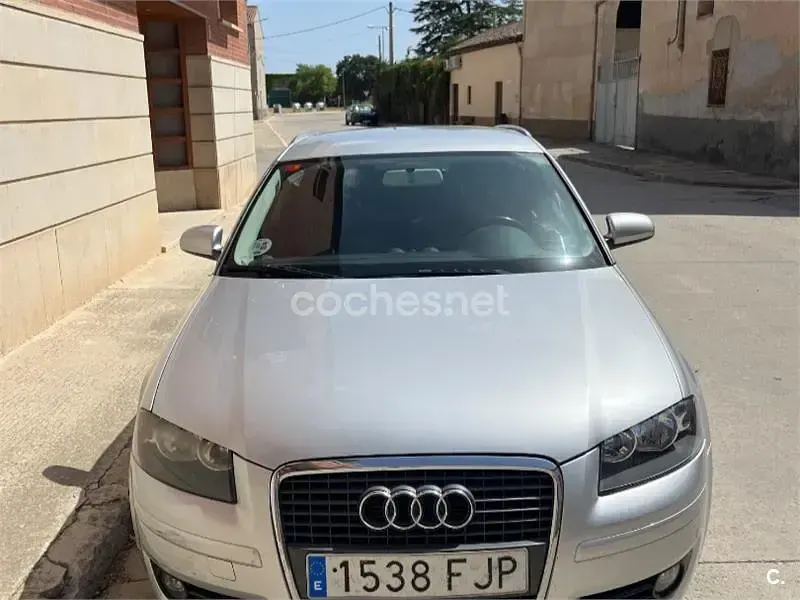 Usado Audi A3 Ambition 105 CV (77 kW) 2006 Gris / plata Utilitario