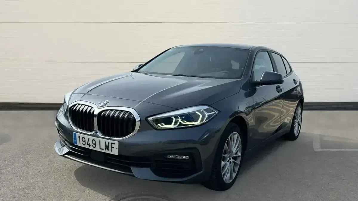 Käytetty BMW 118 136 HP (100 kW) 2021 Harmaa Viistoperä