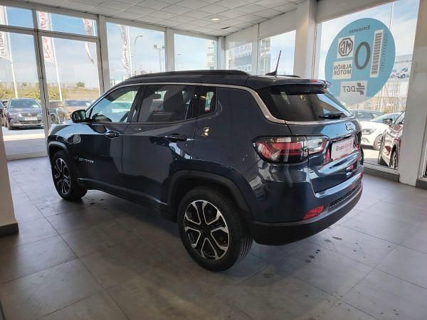 Usado Jeep Compass Limited 130 CV (95 kW) 2022 Gris / plata SUV