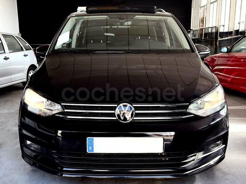 Usado VW Touran Advance 150 CV (110 kW) 2022 Negro Monovolumen