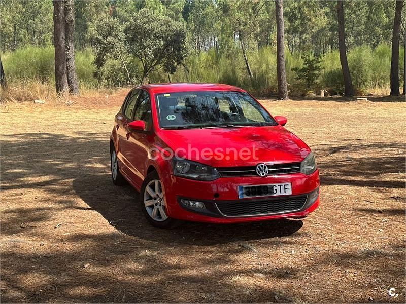 Rojo Usado 2010 VW Polo Advance Berlina | 5100 € (Buen precio) - Imagen 1/4