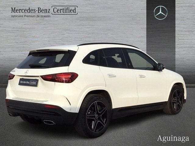 Usado Mercedes GLA200 AMG line 150 CV (110 kW) 2025 Blanco polar SUV