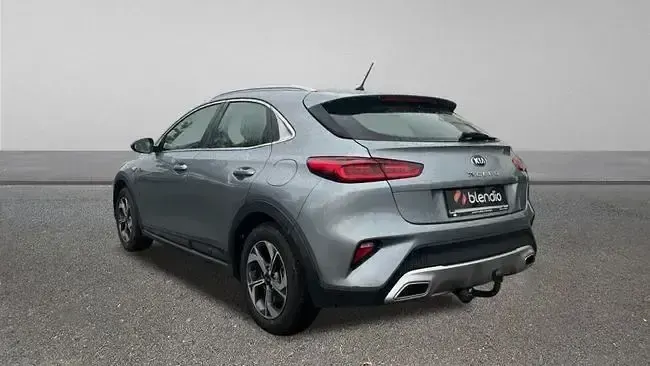 Usado Kia XCeed 120 CV (88 kW) 2020 Gris SUV