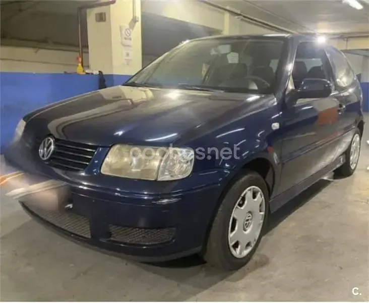 Usado VW Polo Trendline 75 CV (55 kW) 2001 Azul Berlina