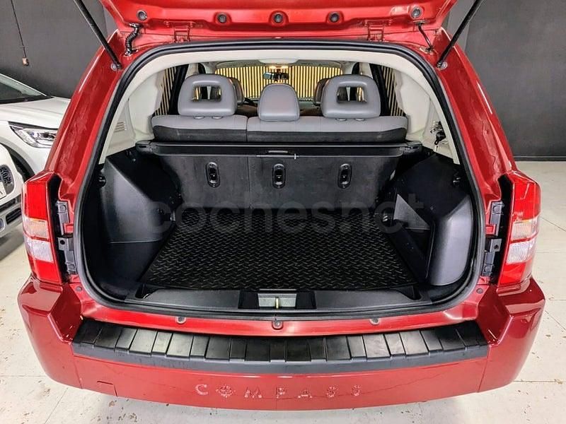 Usado Jeep Compass Sport 140 CV (102 kW) 2007 Granate SUV