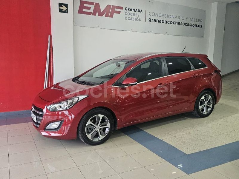 Rojo Usado 2017 Hyundai i30 Familiar | 12.900 € (Precio justo) - Imagen 1/4