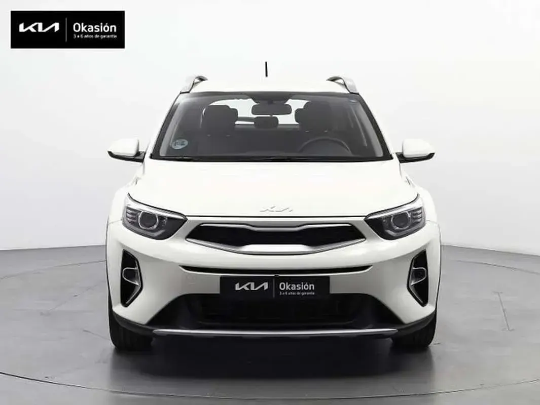 Usado Kia Stonic 84 CV (61 kW) 2022 Blanco SUV