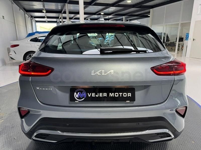 Usado Kia XCeed 136 CV (100 kW) 2022 Gris / plata SUV