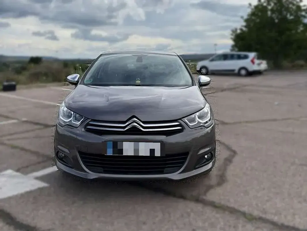 Usado Citroën C4 Shine 120 CV (88 kW) 2016 Gris Utilitario
