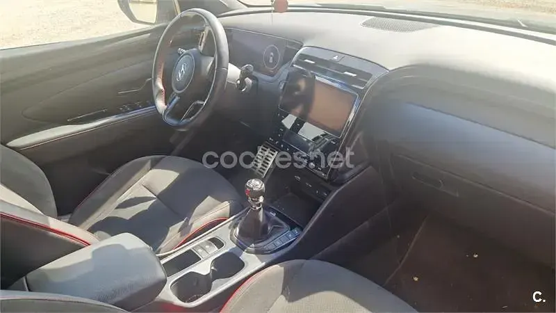 Usado Hyundai Tucson N Line 150 CV (110 kW) 2022 Gris / plata SUV