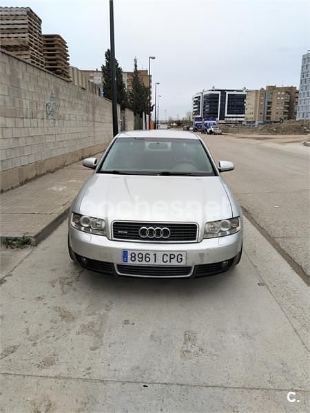 Usado Audi A4 180 CV (132 kW) 2001 Gris / plata Berlina