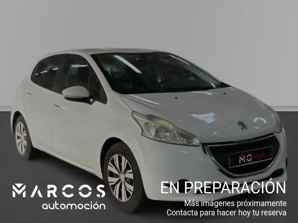 Usado Peugeot 208 Access 82 CV (60 kW) 2013 Utilitario