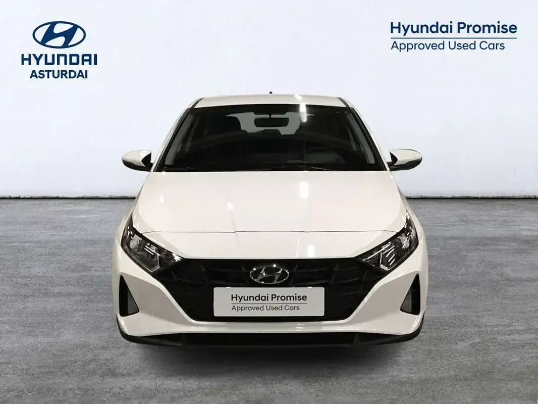 Usado Hyundai i20 84 CV (61 kW) 2023 Blanco Utilitario