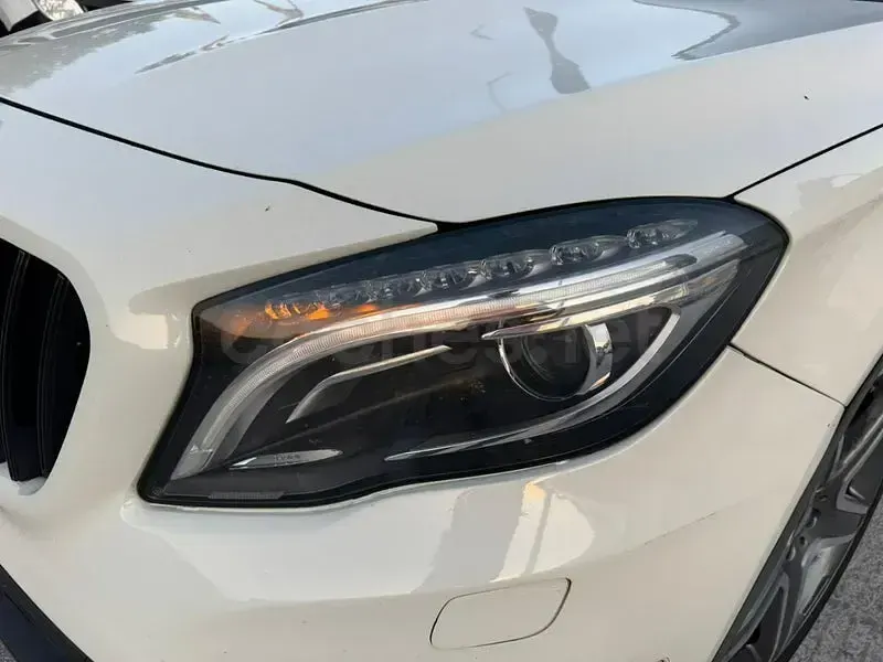 Usado Mercedes GLA220 AMG line 170 CV (125 kW) 2015 Blanco SUV
