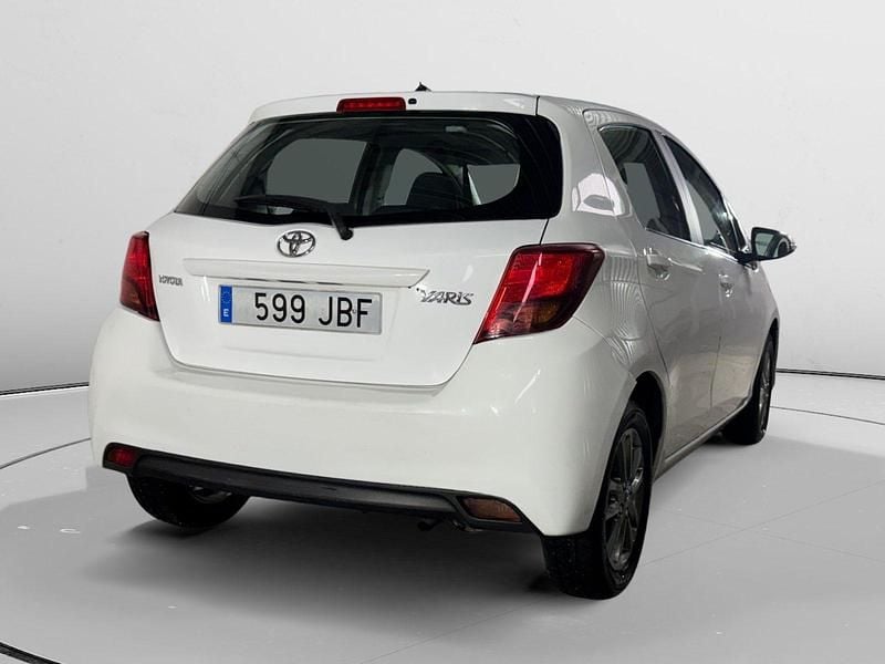 Usado Toyota Yaris Live 69 CV (50 kW) 2014 Blanco Utilitario