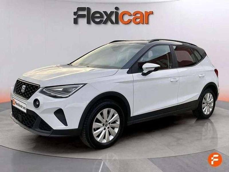 Usado Seat Arona Style 110 CV (80 kW) 2023 Blanco SUV