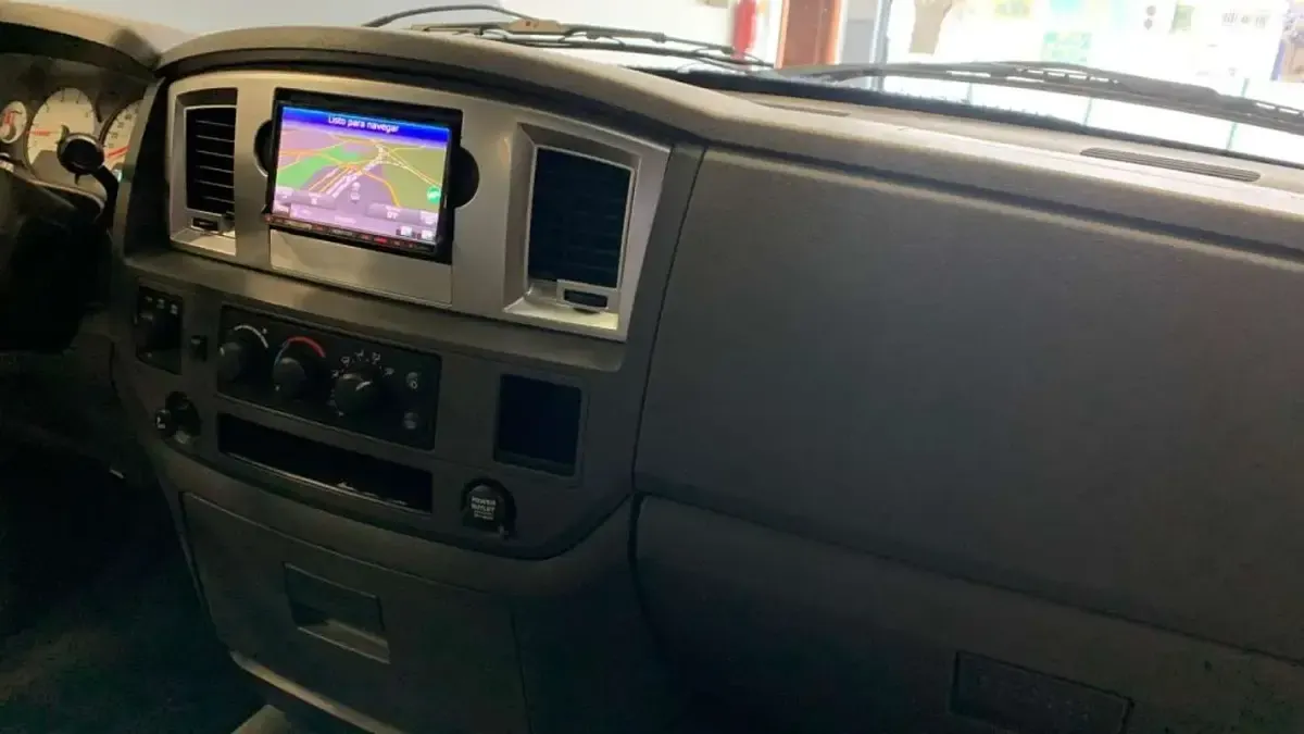 Usado Dodge Ram 345 CV (253 kW) 2008 Negro Pickup/Camioneta