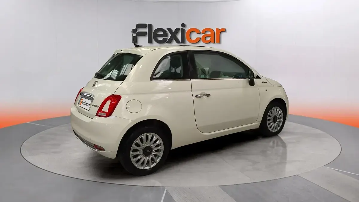 Usado Fiat 500 Dolcevita 71 CV (52 kW) 2023 Blanco Berlina