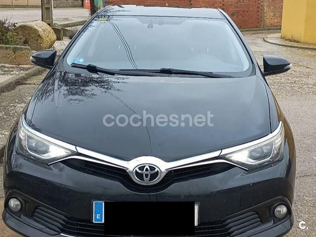 Usado Toyota Auris 90 CV (66 kW) 2016 Negro Berlina