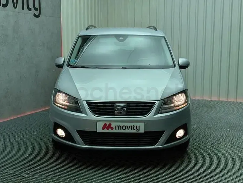 Usado Seat Alhambra Style 150 CV (110 kW) 2022 Gris / plata Monovolumen
