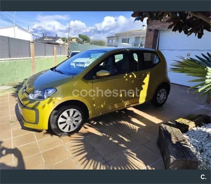 Usado VW up! move up! 60 CV (44 kW) 2017 Amarillo Utilitario