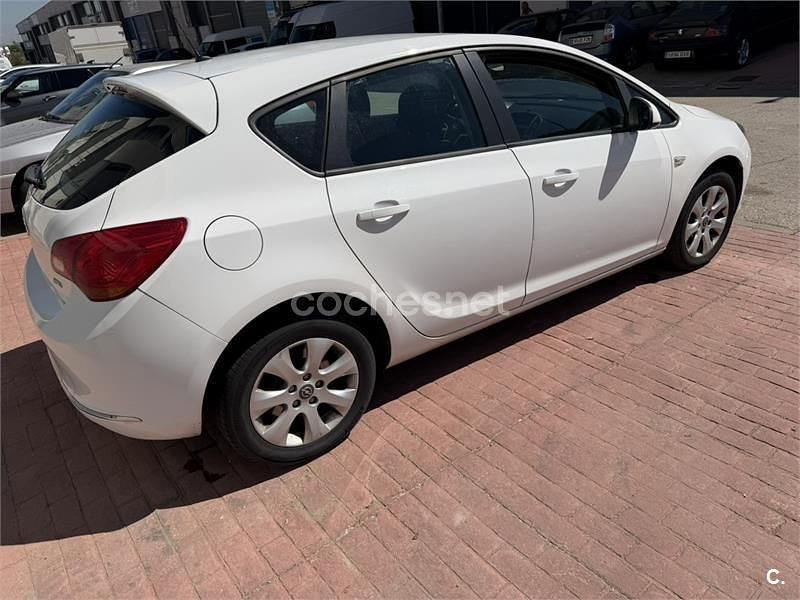 Usado Opel Astra Business 110 CV (80 kW) 2016 Blanco Berlina