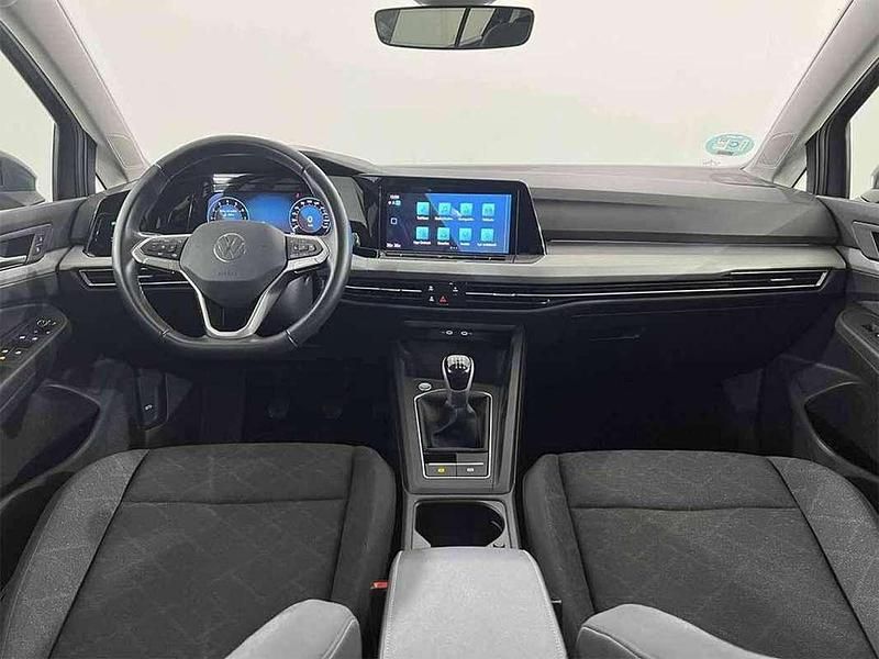 Usado VW Golf VIII Life 110 CV (80 kW) 2023 Gris Utilitario