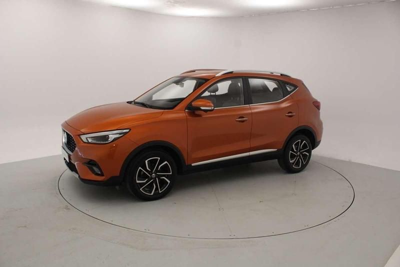 Usado MG ZS Luxury 106 CV (77 kW) 2023 Naranja Berlina