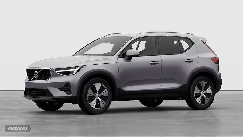 Plateado Nuevo 2025 Volvo XC40 Core SUV | 38.900 € (Precio justo) - Imagen 1/4