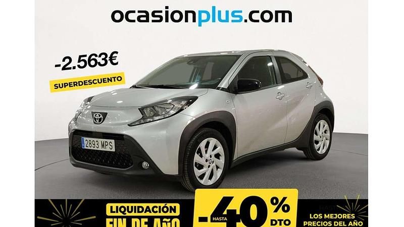 Gris Usado 2024 Toyota Aygo Play Utilitario | 12.410 € (Precio justo) - Imagen 1/4
