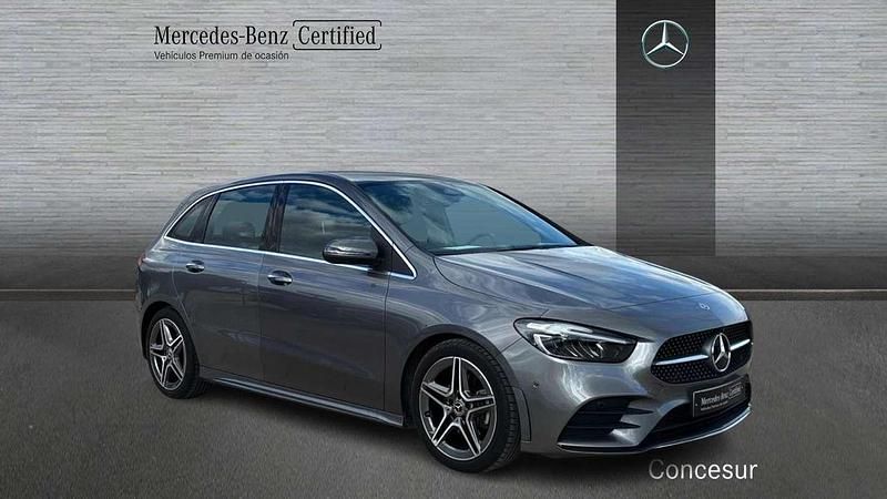 Usado Mercedes B180 109 CV (80 kW) 2024 Gris Monovolumen