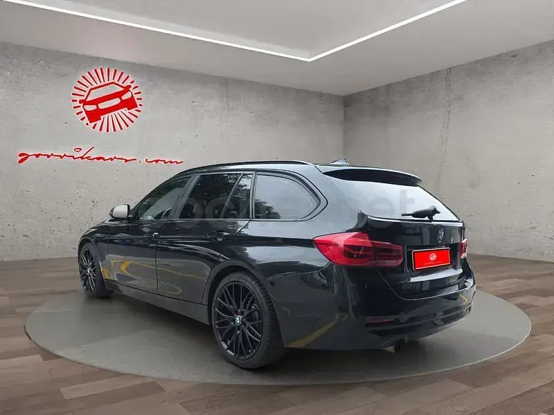 Usado BMW 318 Comfort Edition 136 CV (100 kW) 2016 Negro Berlina