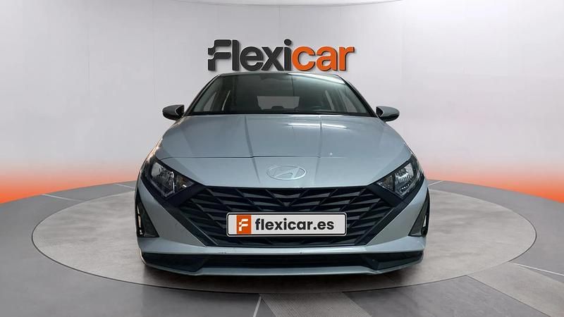 Usado Hyundai i20 84 CV (61 kW) 2024 Gris Utilitario