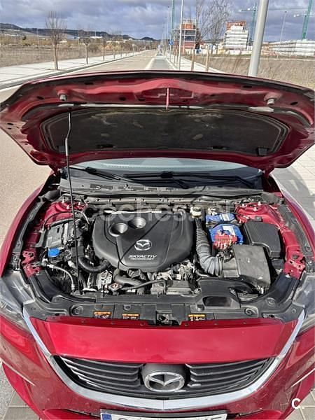 Usado Mazda 6 Luxury 150 CV (110 kW) 2016 Rojo Familiar