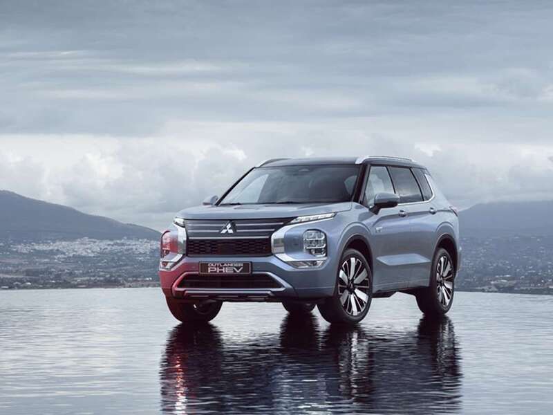 Blanco Nuevo 2025 Mitsubishi Outlander P-HEV SUV | 49.999 € (Un poco caro) - Imagen 1/4