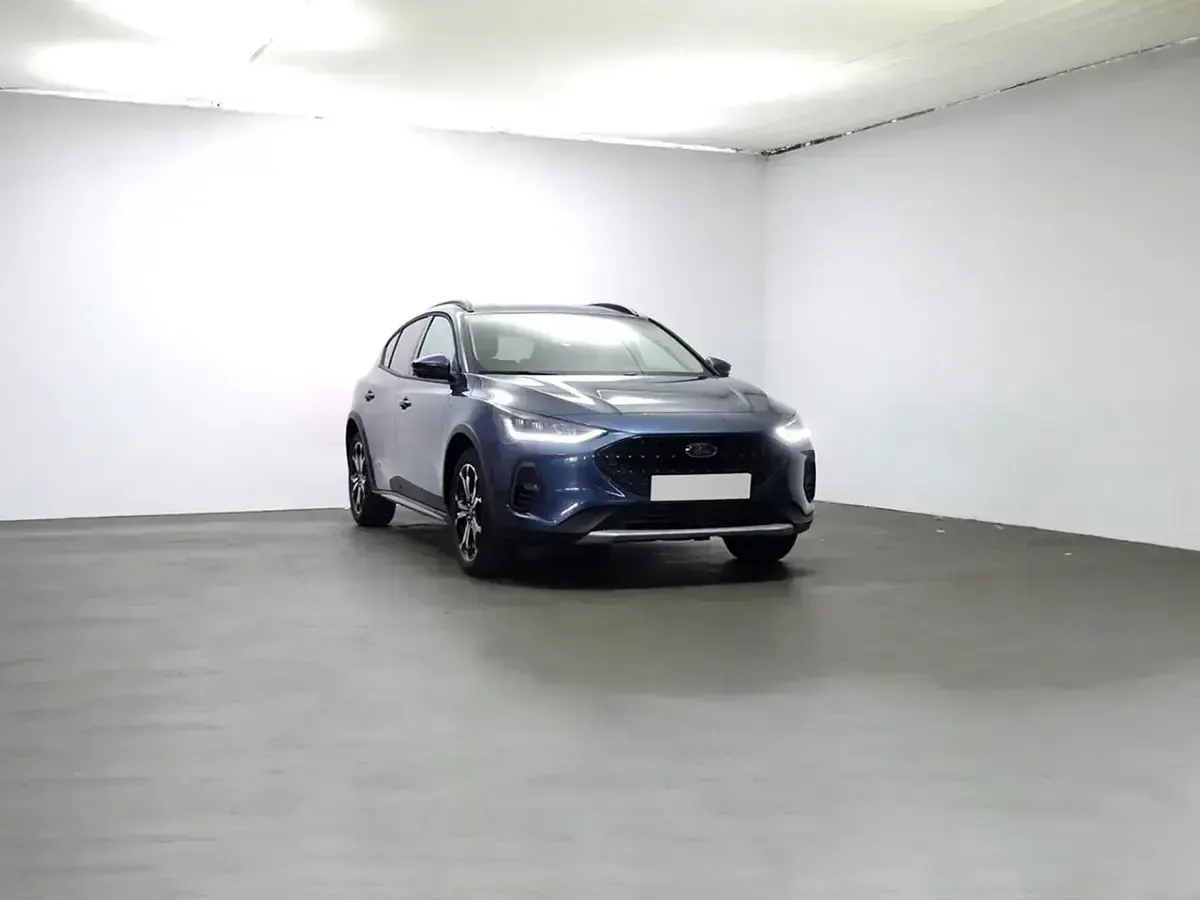 Usado Ford Focus Active X 155 CV (114 kW) 2022 Azul Utilitario