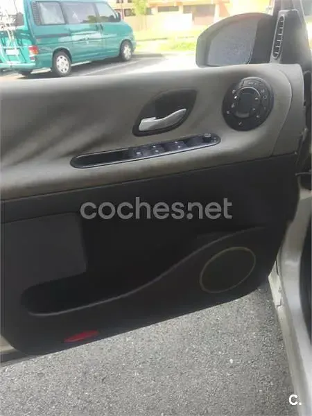 Usado Renault Espace Expression 120 CV (88 kW) 2005 Beige Monovolumen