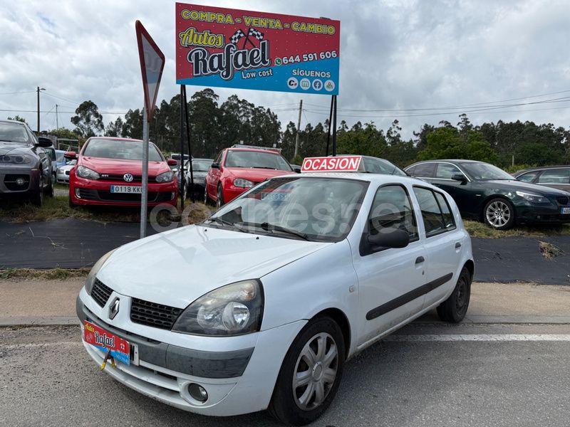 Blanco Usado 2003 Renault Clio II Authentique Berlina | 1500 € - Imagen 1/4