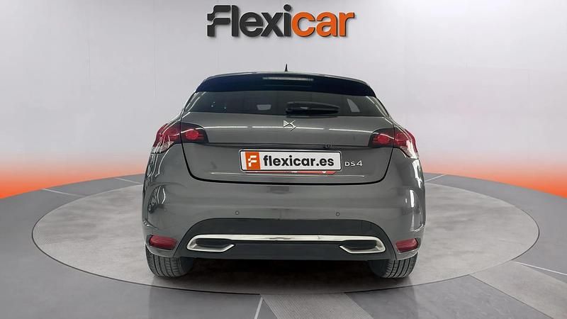 Usado DS Automobiles DS4 Crossback Style 120 CV (88 kW) 2018 Gris SUV