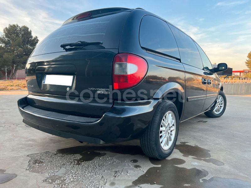 Usado Chrysler Voyager 150 CV (110 kW) 2007 Negro Monovolumen