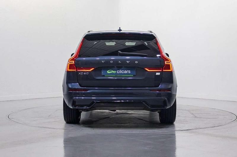Usado Volvo XC60 R-Design 341 CV (250 kW) 2021 Azul SUV