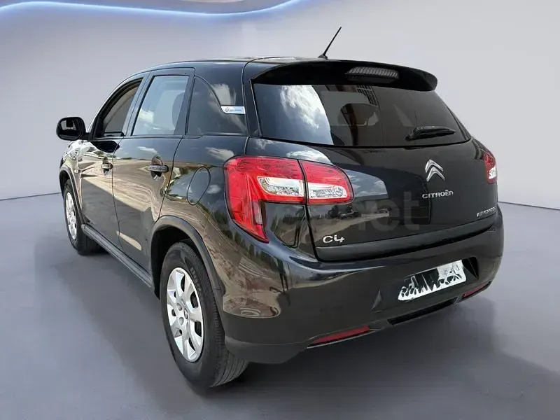 Usado Citroën C4 Aircross Attraction 114 CV (83 kW) 2016 Negro SUV