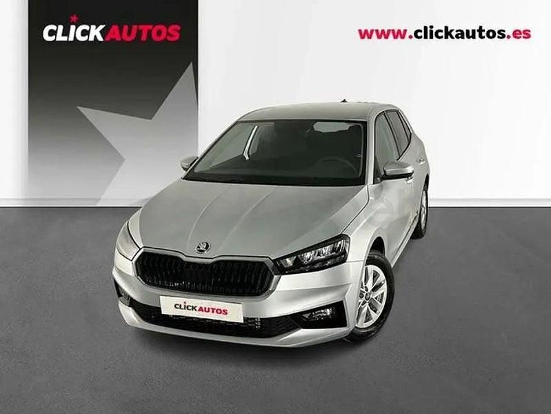 Usado Skoda Fabia Selection 115 CV (84 kW) 2025 Gris / plata Utilitario