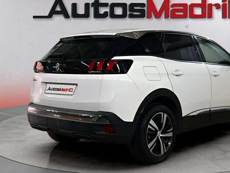 Usado Peugeot 3008 Allure 131 CV (96 kW) 2018 Blanco SUV
