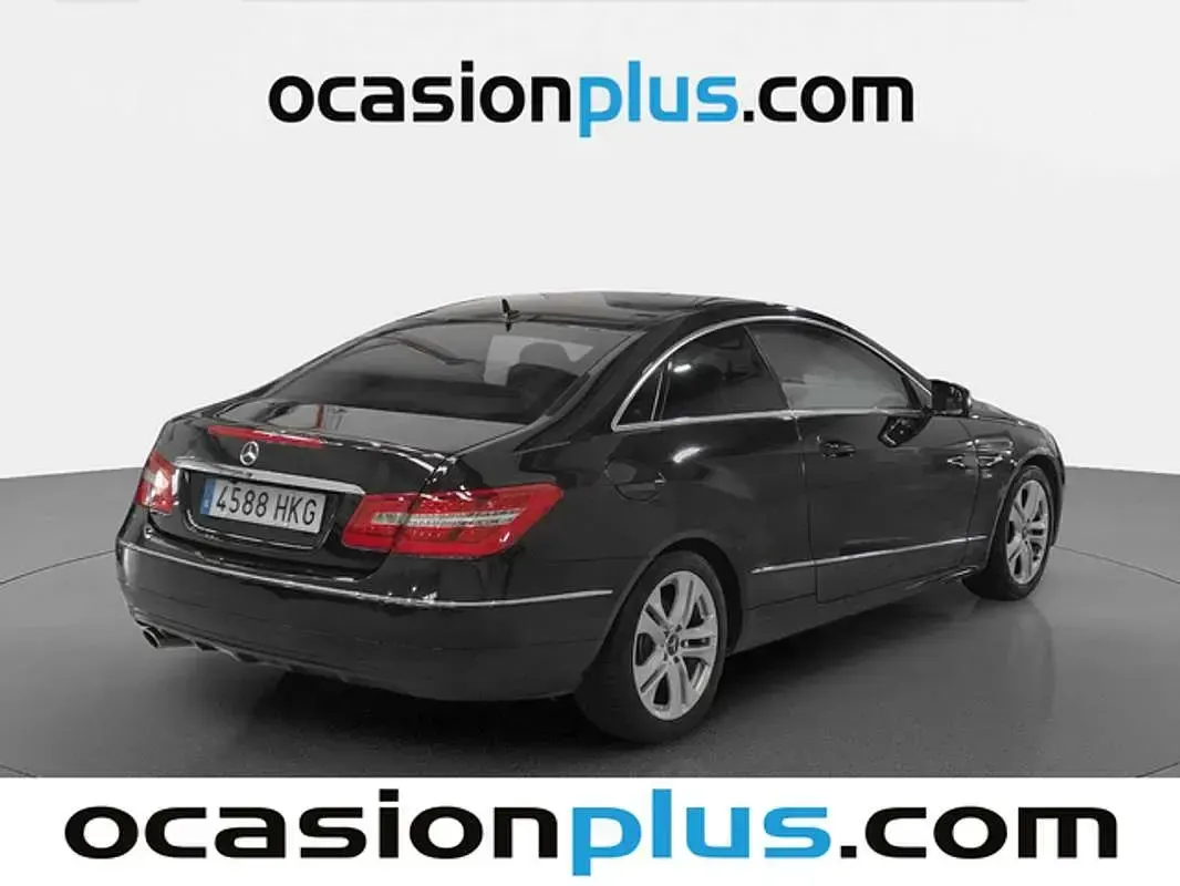 Usado Mercedes E220 Elegance 170 CV (125 kW) 2012 Negro Coupe