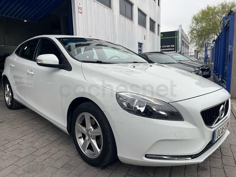 Usado Volvo V40 Inscription 120 CV (88 kW) 2017 Blanco Berlina