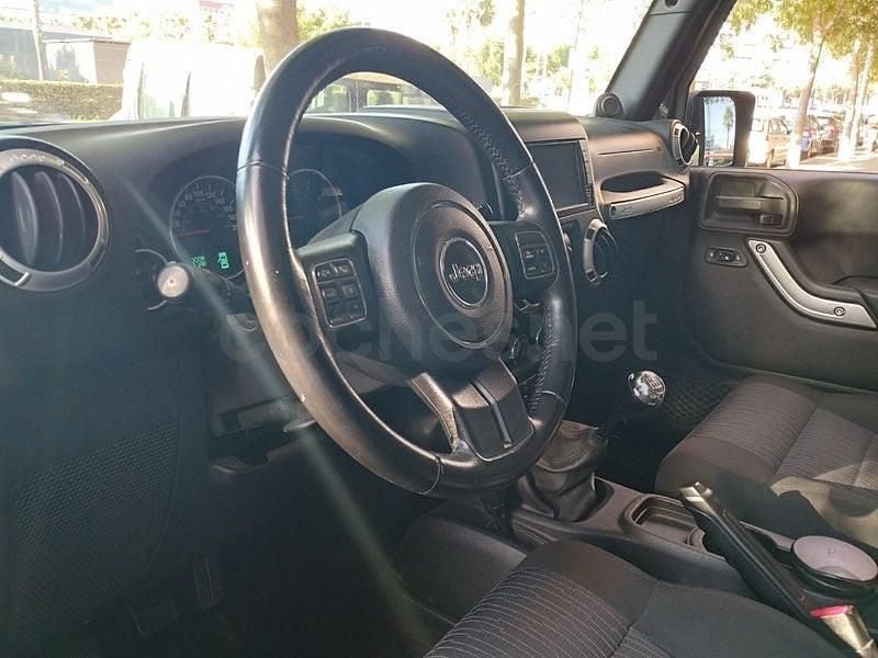 Usado Jeep Wrangler Unlimited Sahara 200 CV (147 kW) 2012 Negro SUV